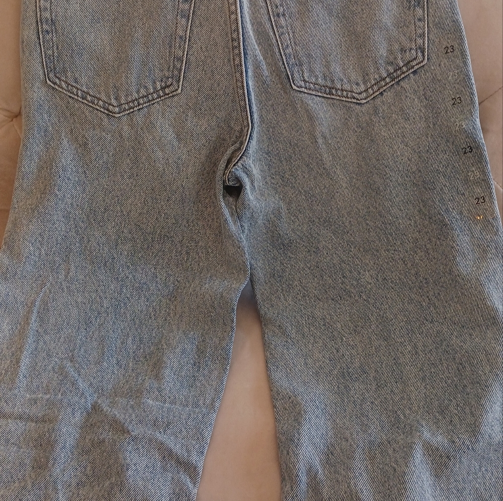 Jeans - Picture 3 of 3